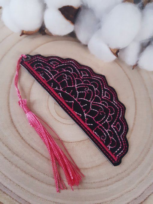 Marque-page Mandala - multicolore rose